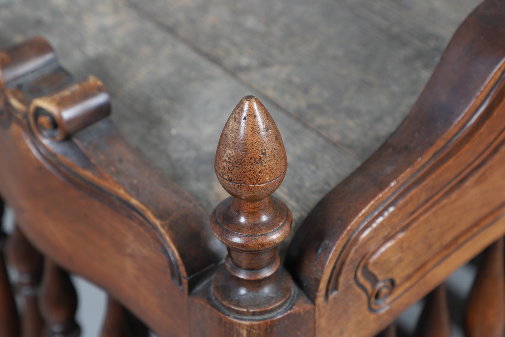 AN ANTIQUE FRENCH FRUITWOOD FOOD HUTCH. - Bild 4 aus 12