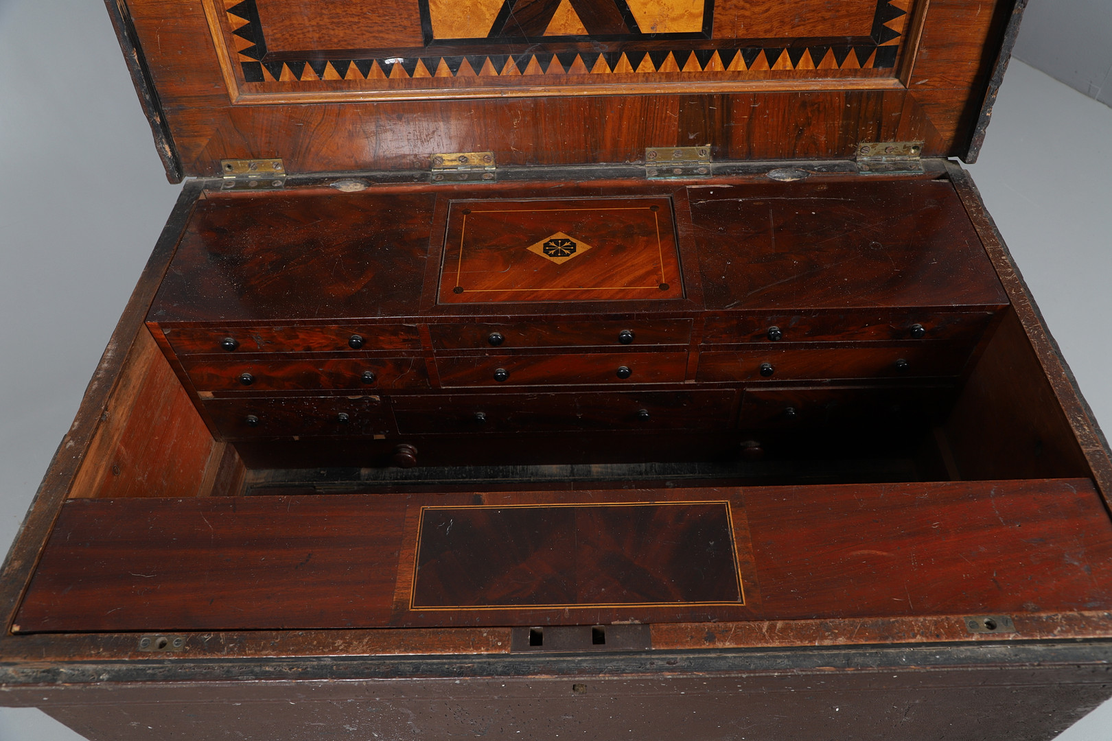 A 19TH CENTURY CABINET MAKER'S TOOL CHEST - Image 11 of 17