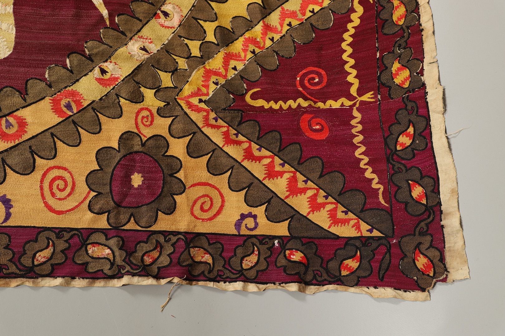 UZBEK/TAJIK SUZANI TEXTILE. - Image 7 of 26