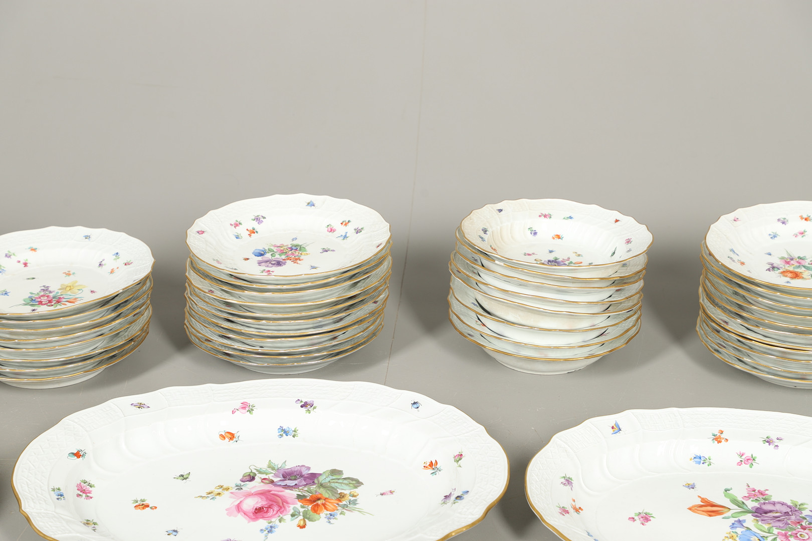 LARGE MEISSEN DINNER SERVICE. - Bild 4 aus 42