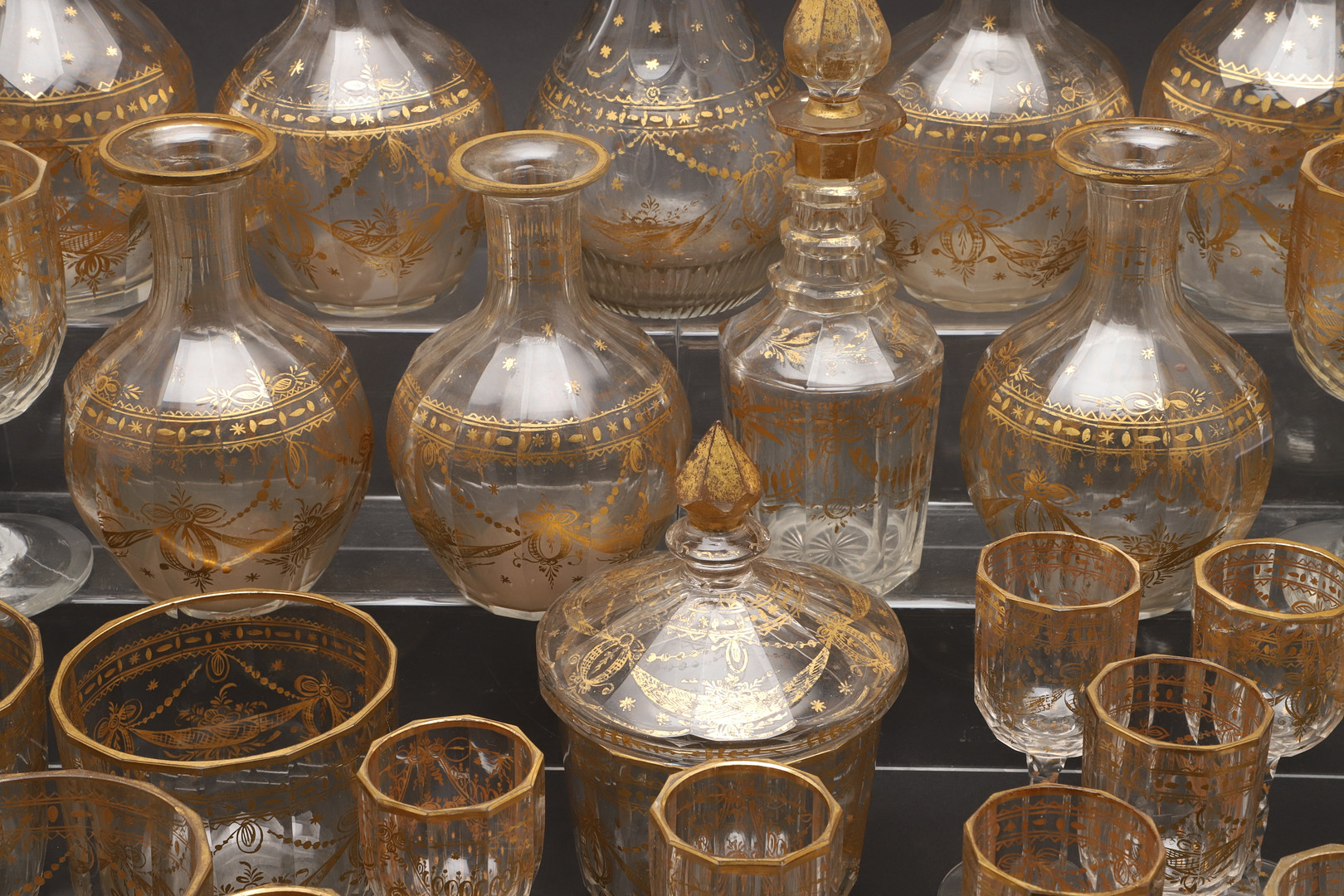 19THC GERMAN PARCEL GILT SUITE OF TABLE GLASS. - Image 6 of 12