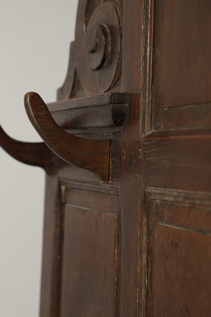 A LARGE CARVED OAK COUNTRY HOUSE HALLSTAND. - Image 15 of 17
