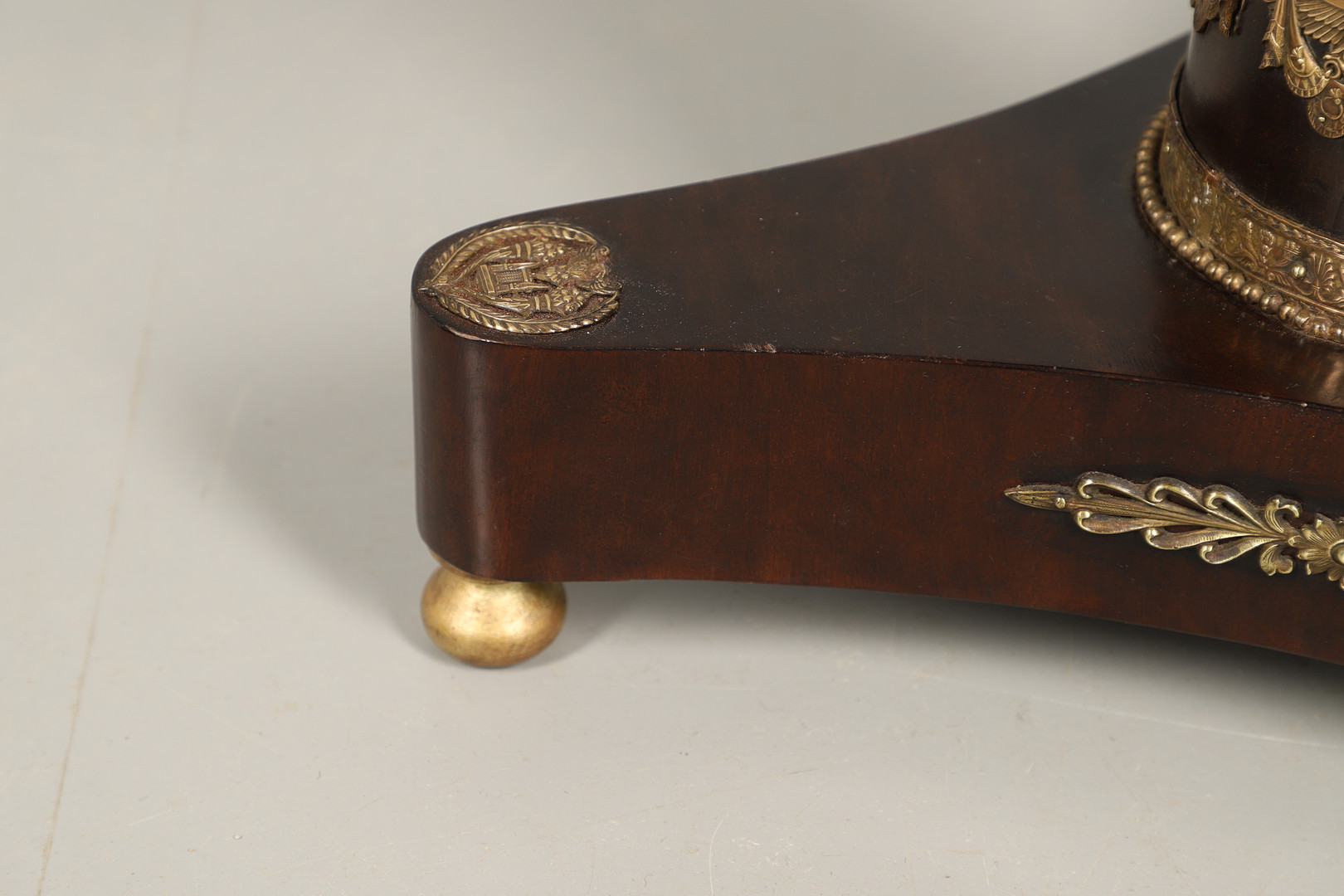 AN EMPIRE STYLE ROSEWOOD JARDINIERE STAND. - Image 10 of 12