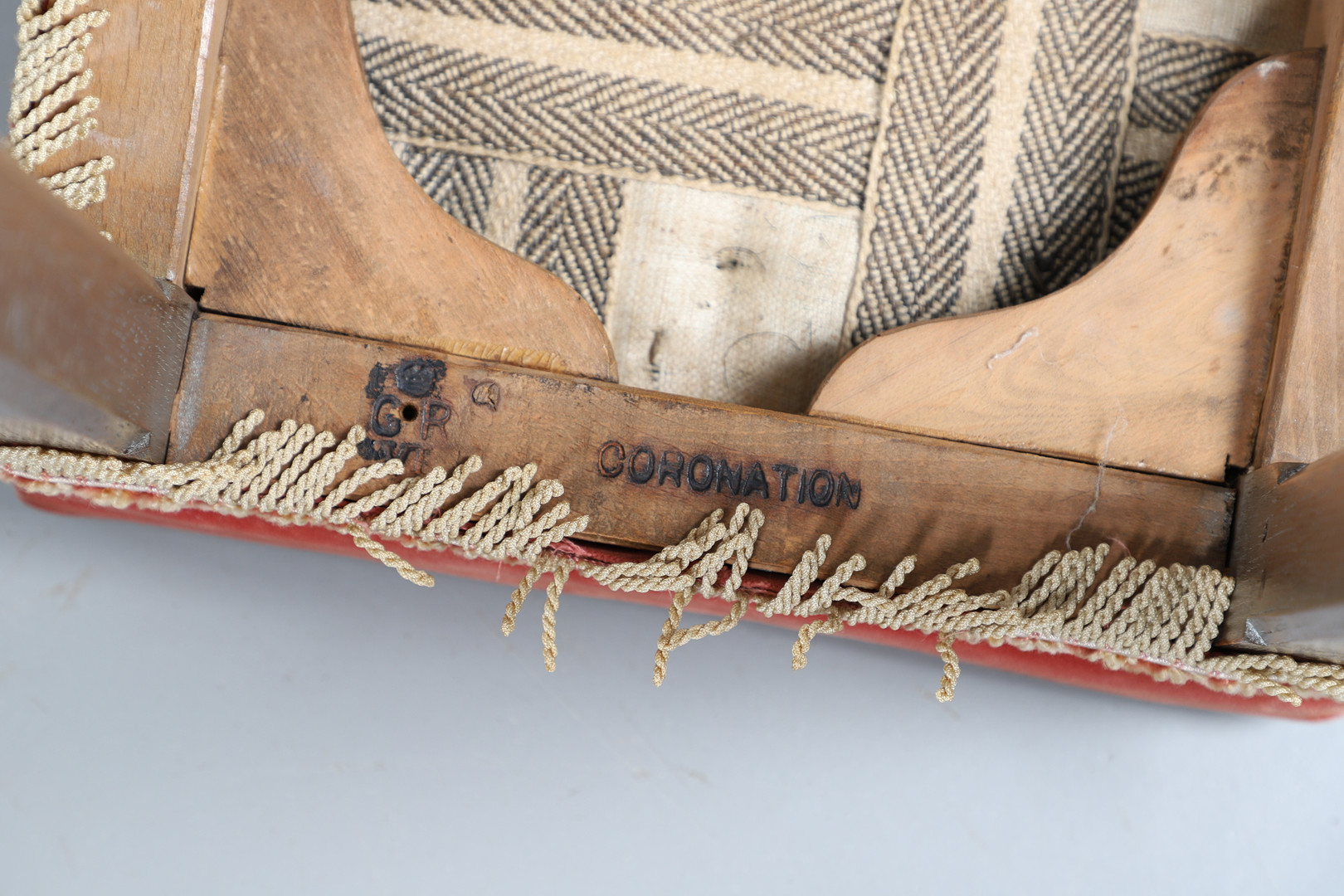 GEORGE VI CORONATION STOOL. - Image 6 of 8