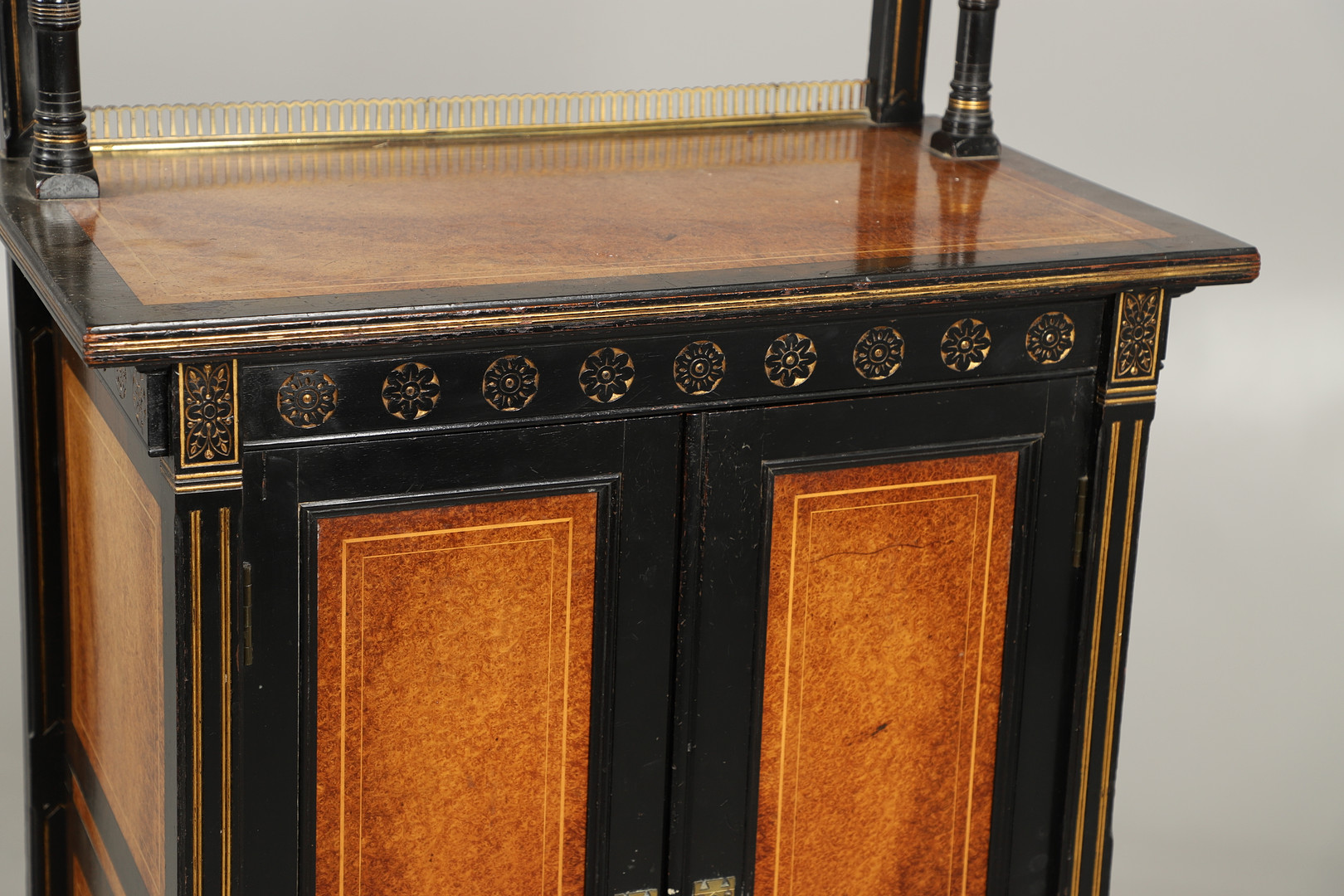 A LATE VICTORIAN AMBOYNA AND EBONISED MUSIC CABINET. - Image 5 of 10