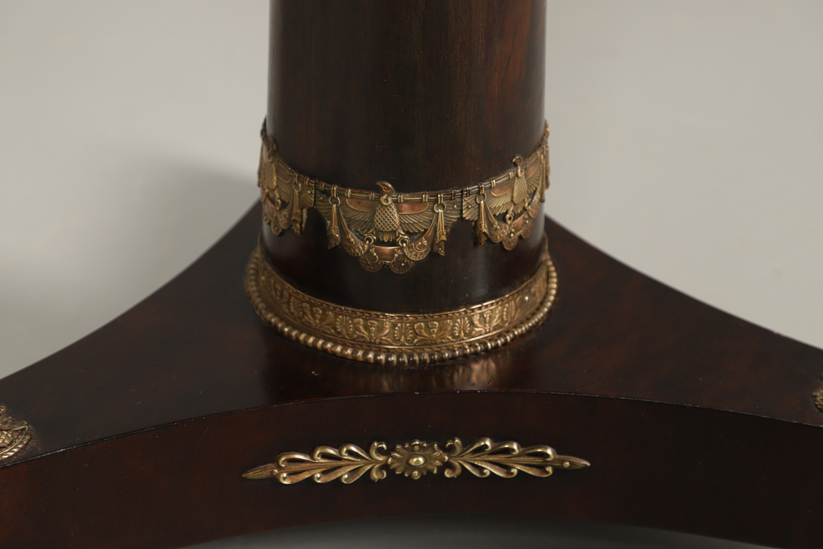 AN EMPIRE STYLE ROSEWOOD JARDINIERE STAND. - Image 6 of 12