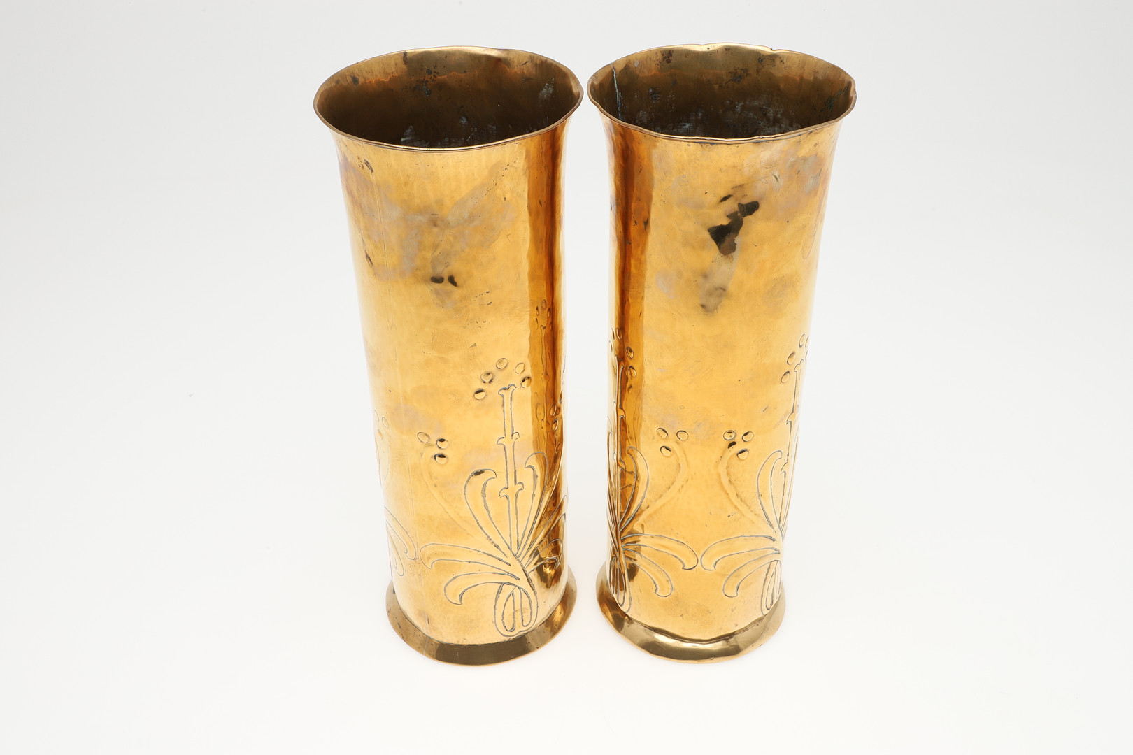 LARGE PAIR OF KESWICK ARTS & CRAFTS BRASS VASES. - Image 6 of 8