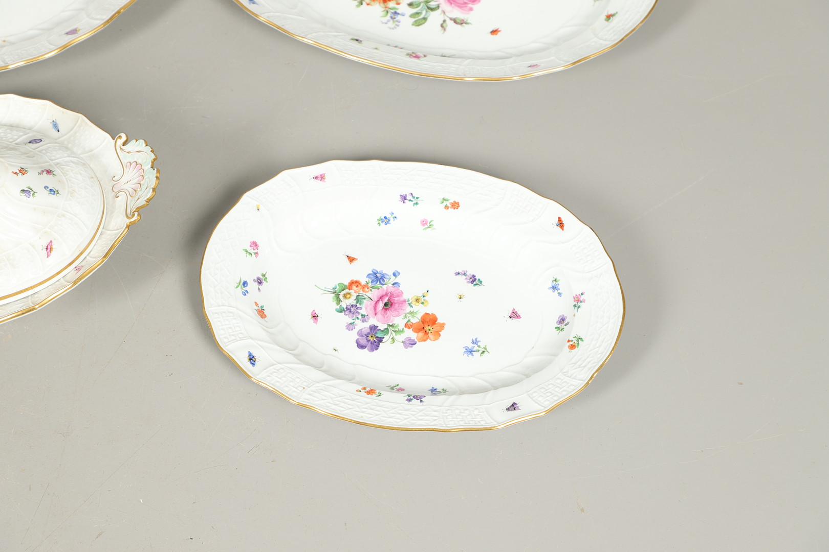 LARGE MEISSEN DINNER SERVICE. - Image 17 of 42