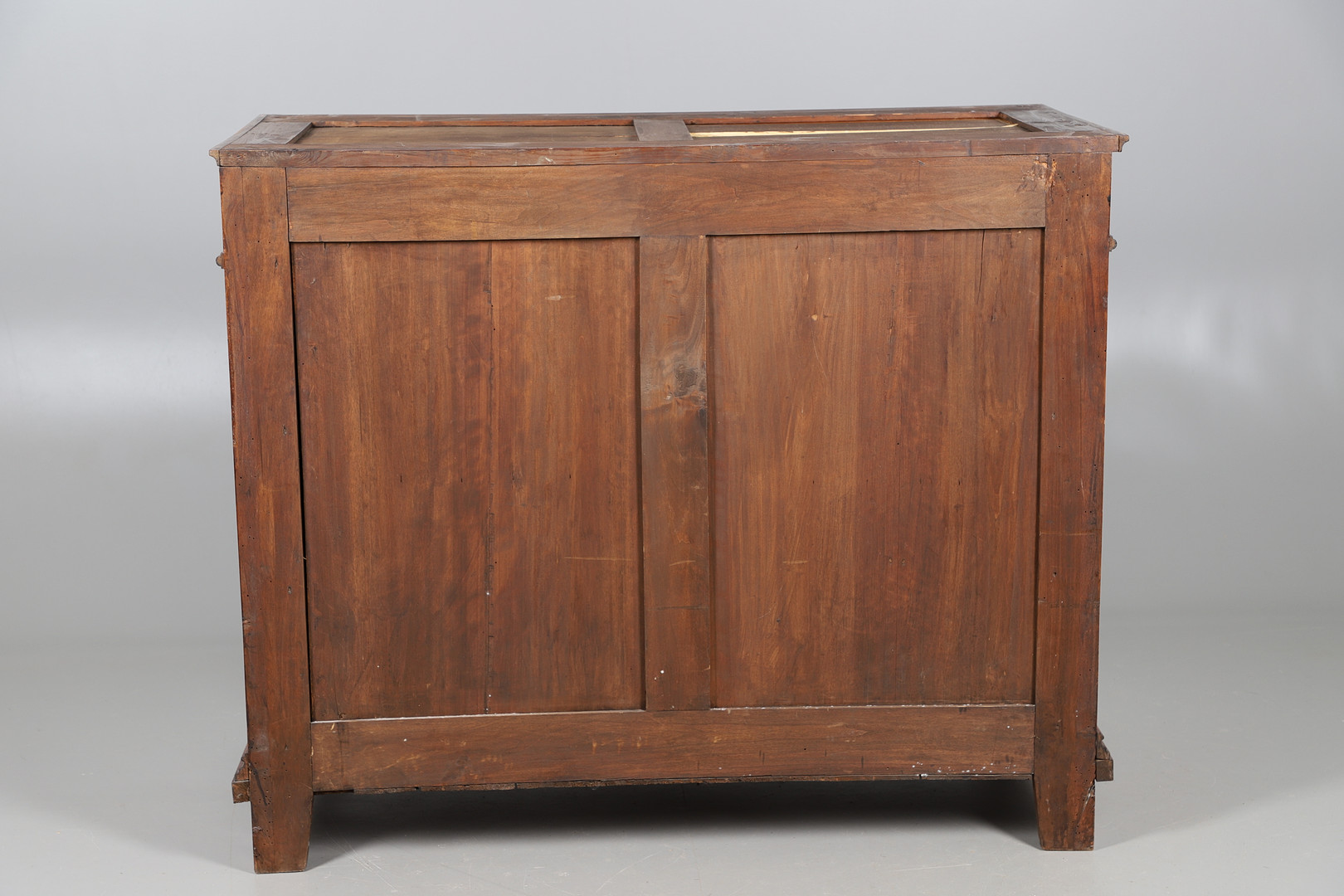 A 19TH CENTURY ITALIAN MARBLE-TOPPED COMMODE CHEST OF FOUR DRAWERS. - Image 13 of 14