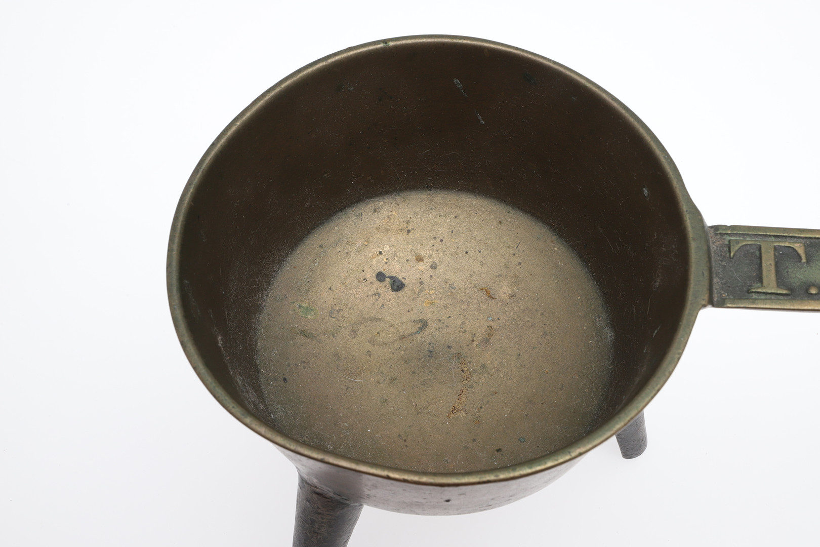 AN ANTIQUE BRONZE SKILLET. - Image 3 of 5