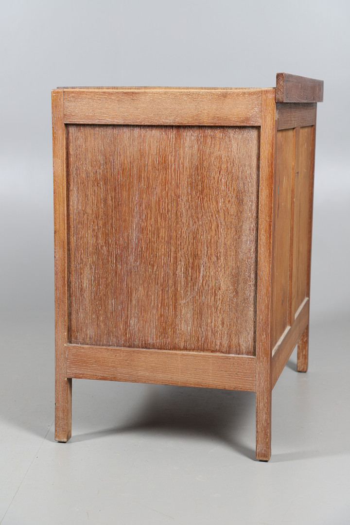 A HEALS & SON LIMED OAK CHEST OF DRAWERS. - Image 6 of 10