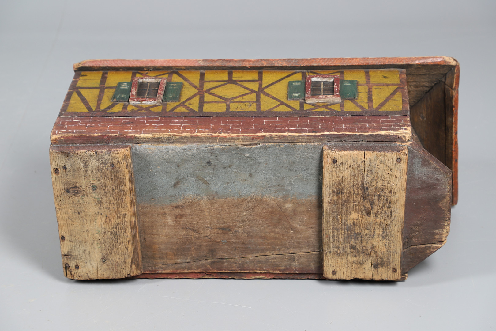 A FOLK ART POLYCHROME PAINTED DOG KENNEL. - Image 12 of 12