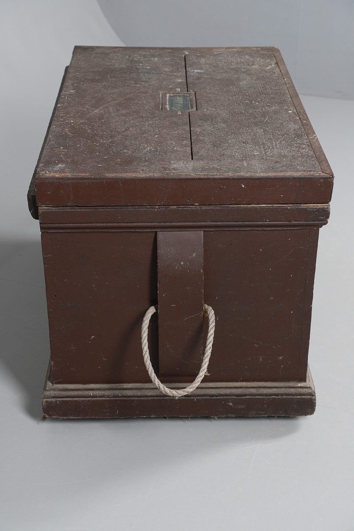 A 19TH CENTURY CABINET MAKER'S TOOL CHEST - Image 4 of 17