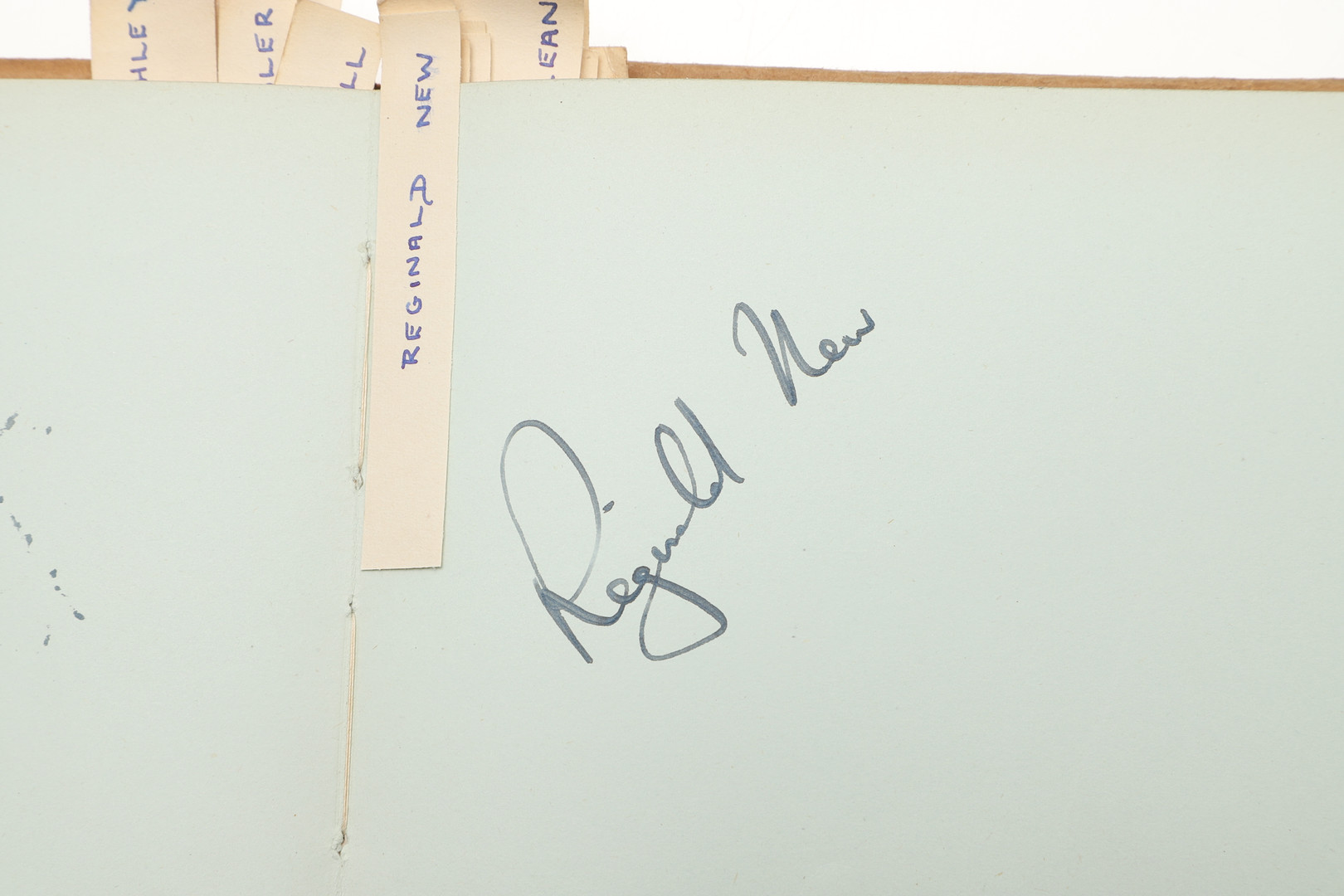 LARGE AUTOGRAPH COLLECTION - WINSTON CHURCHILL & OTHER AUTOGRAPHS. - Image 13 of 63