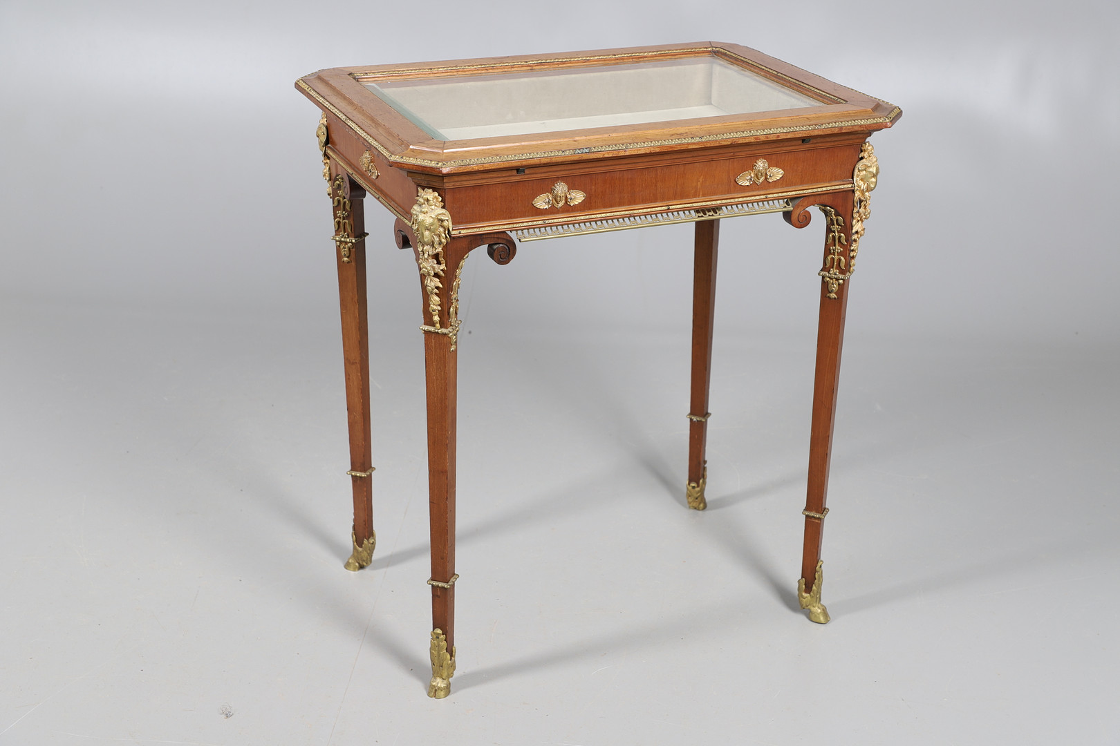 SIGMUND JARAY - NEOCLASSICAL KINGWOOD BIJOUTERIE TABLE. - Image 14 of 17