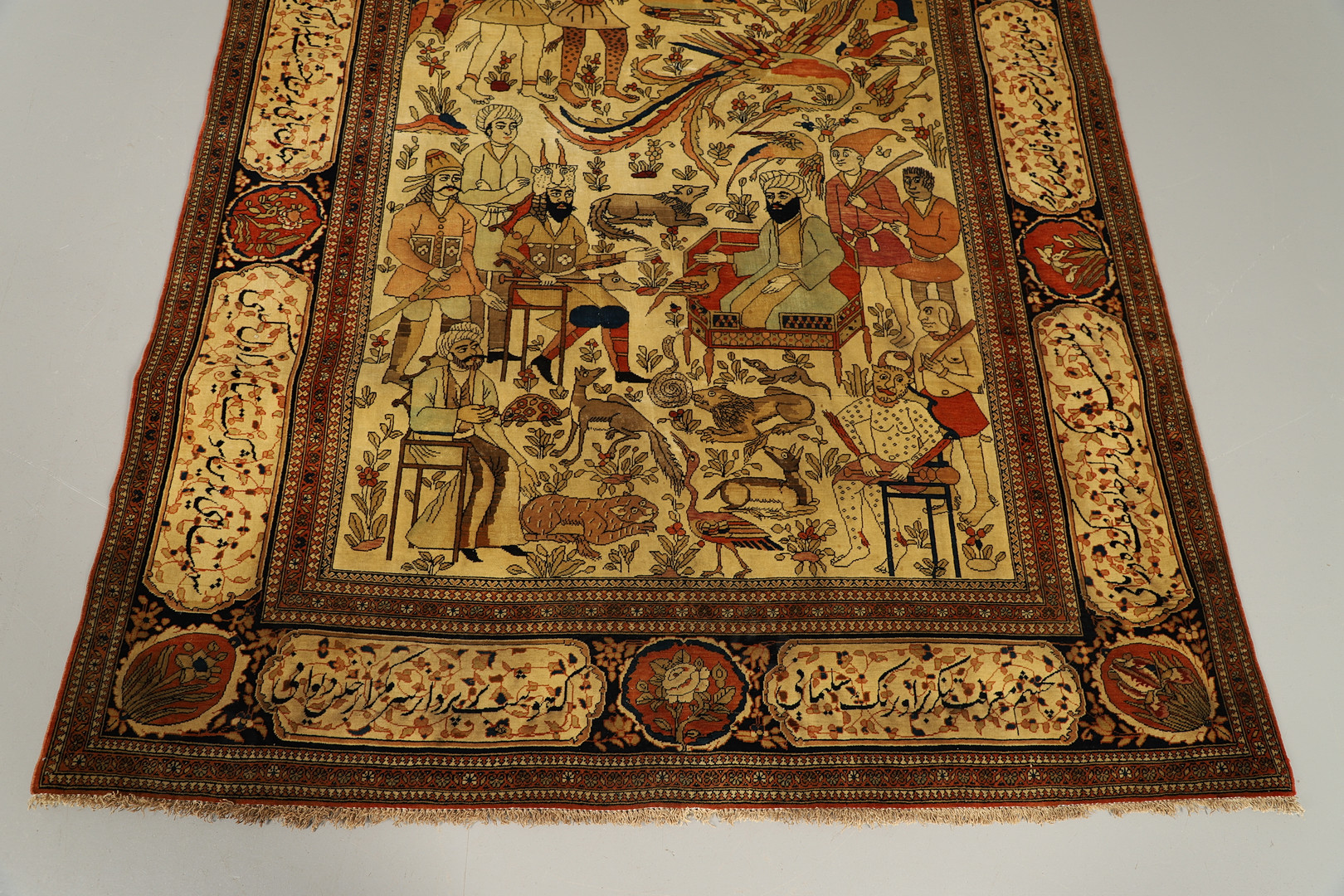 A FINE KASHAN RUG, CENTRAL PERSIA - Image 4 of 16