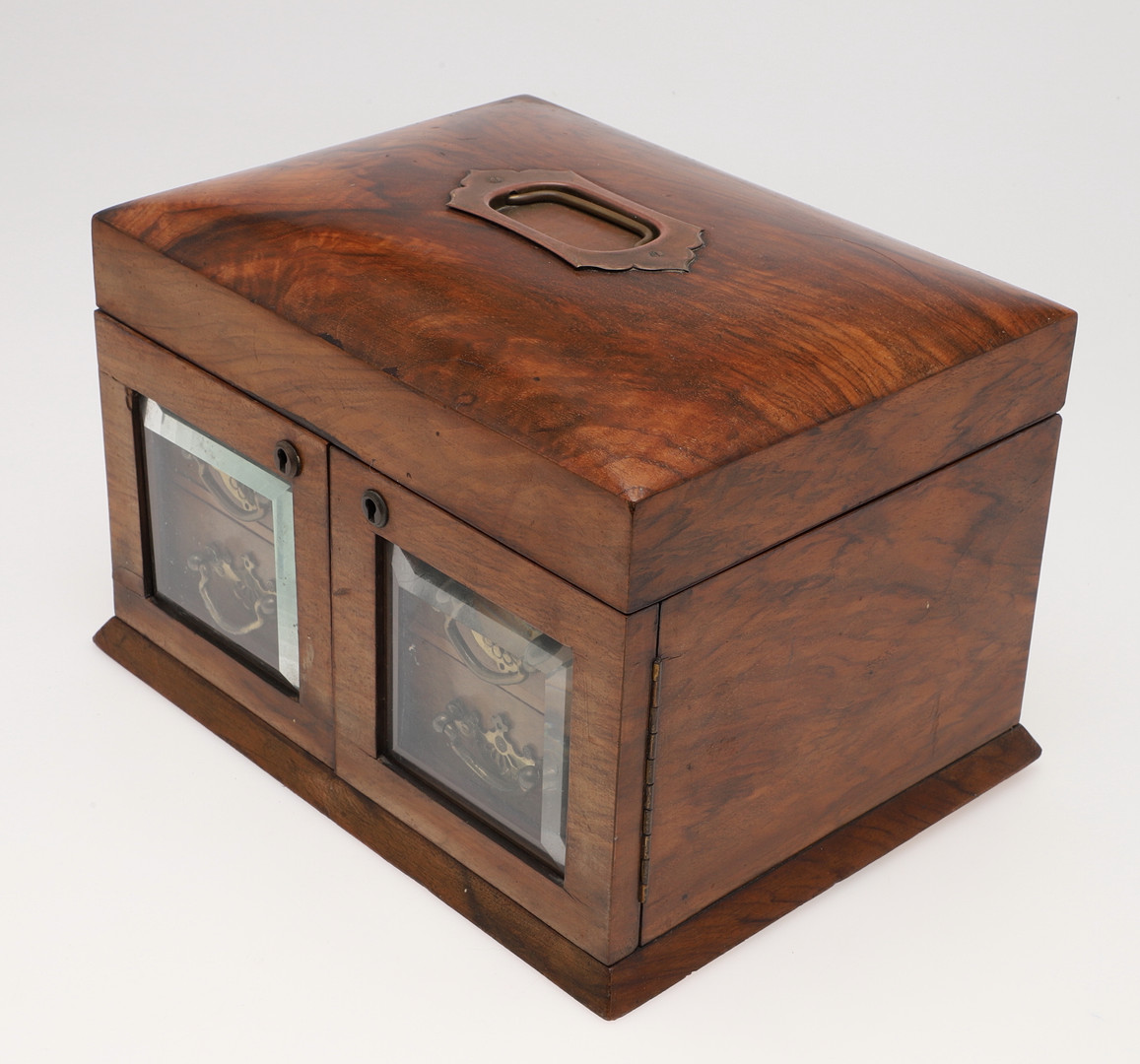 A VICTORIAN WALNUT SEWING BOX. - Image 3 of 12