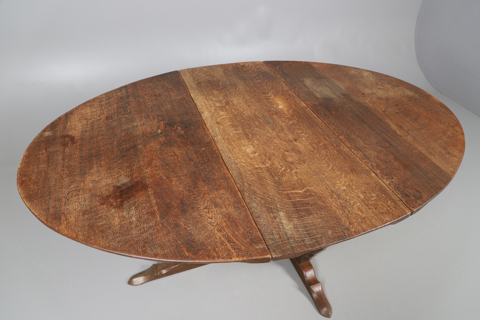 ARTS & CRAFTS TABLE - ATTRIBUTED TO ARTHUR ROMNEY GREEN (1872-1945). - Image 2 of 13