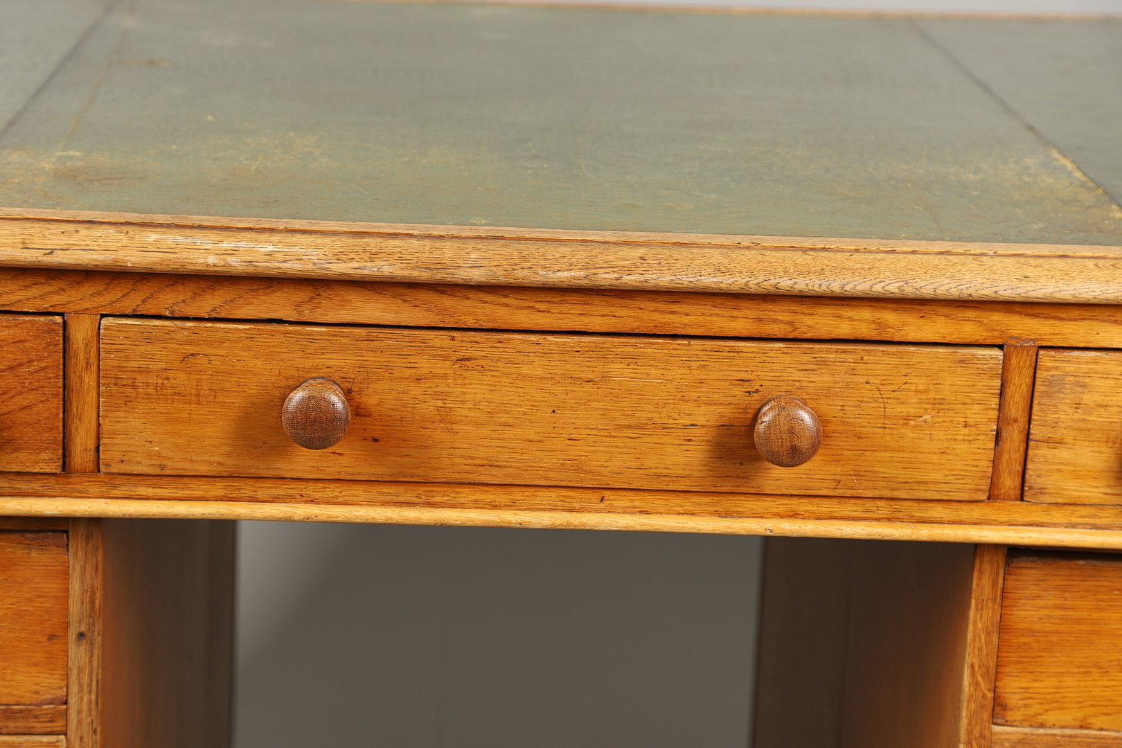 A LATE 19TH CENTURY OAK PARTNERS DESK. - Image 4 of 23