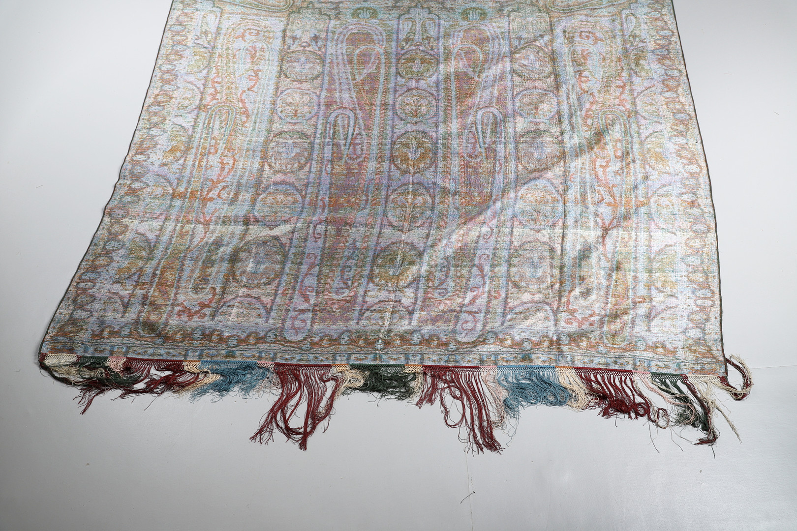 ANTIQUE SILK PAISLEY SHAWL. - Image 9 of 9