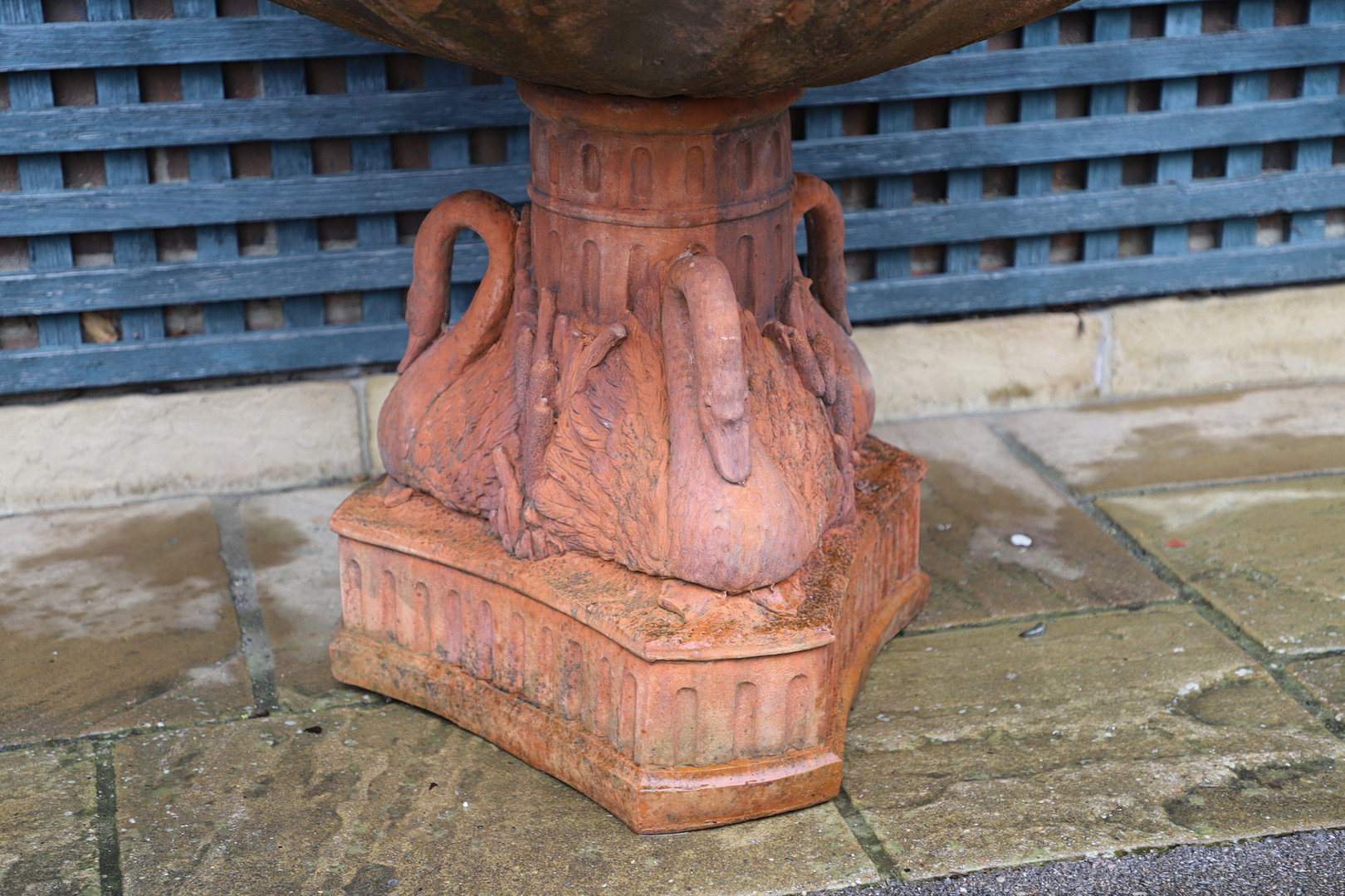 A VICTORIAN STYLE COMPOSITE STONE FOUNTAIN. - Image 6 of 10