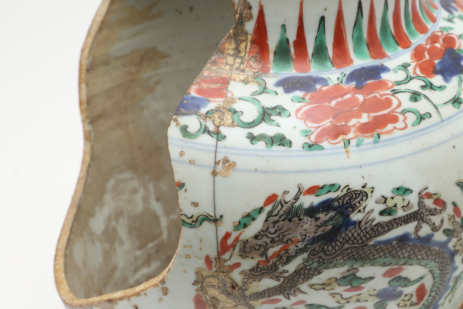PAIR OF LARGE CHINESE WUCAI DRAGON JARS. - Image 19 of 33