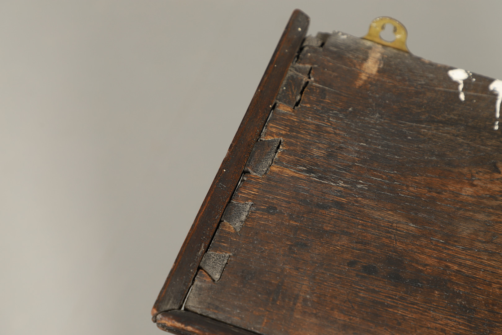 A 17TH CENTURY OAK SPICE CUPBOARD. - Image 3 of 11