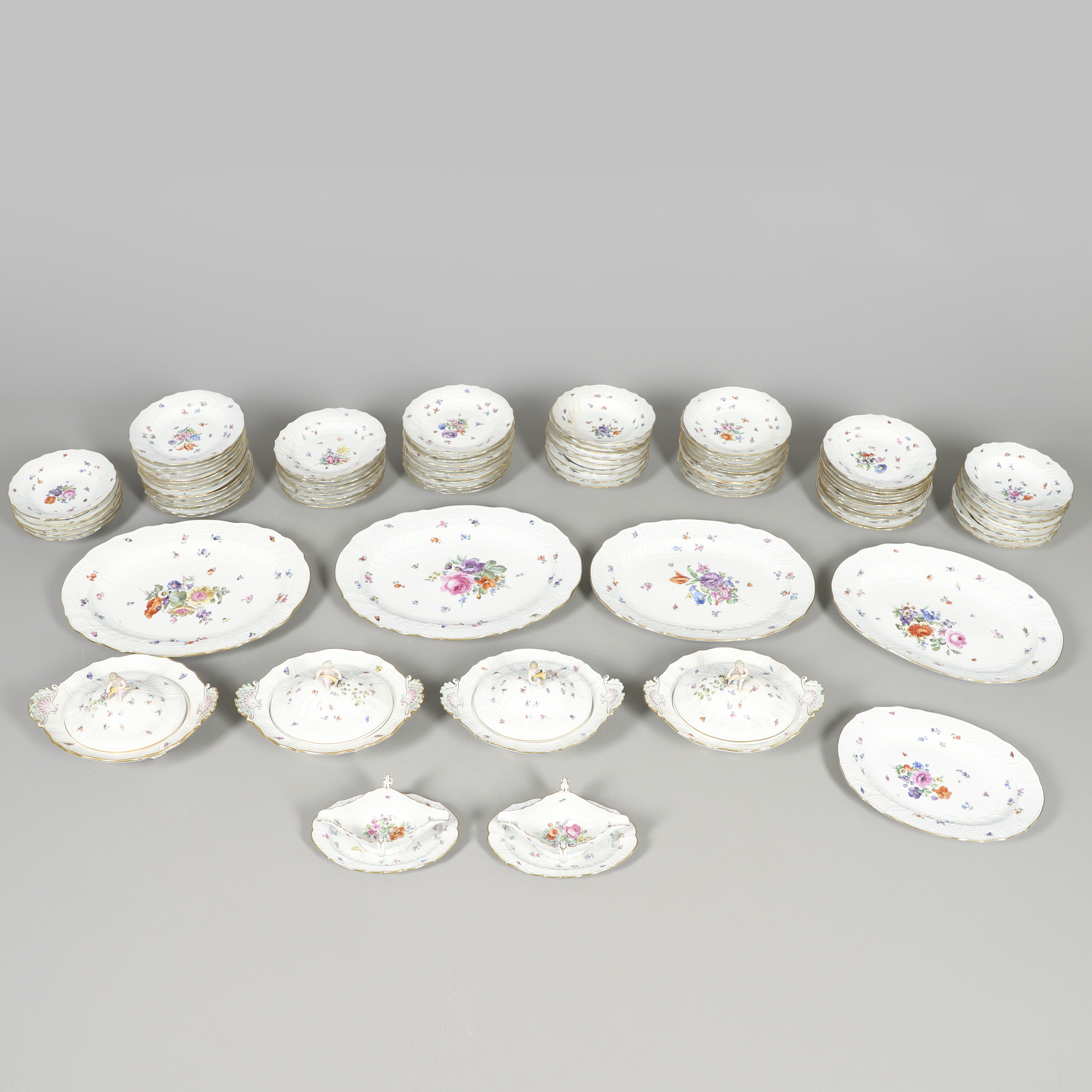 LARGE MEISSEN DINNER SERVICE. - Bild 2 aus 42