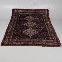 A KHAMSEH RUG, EARLY 20TH CENTURY.