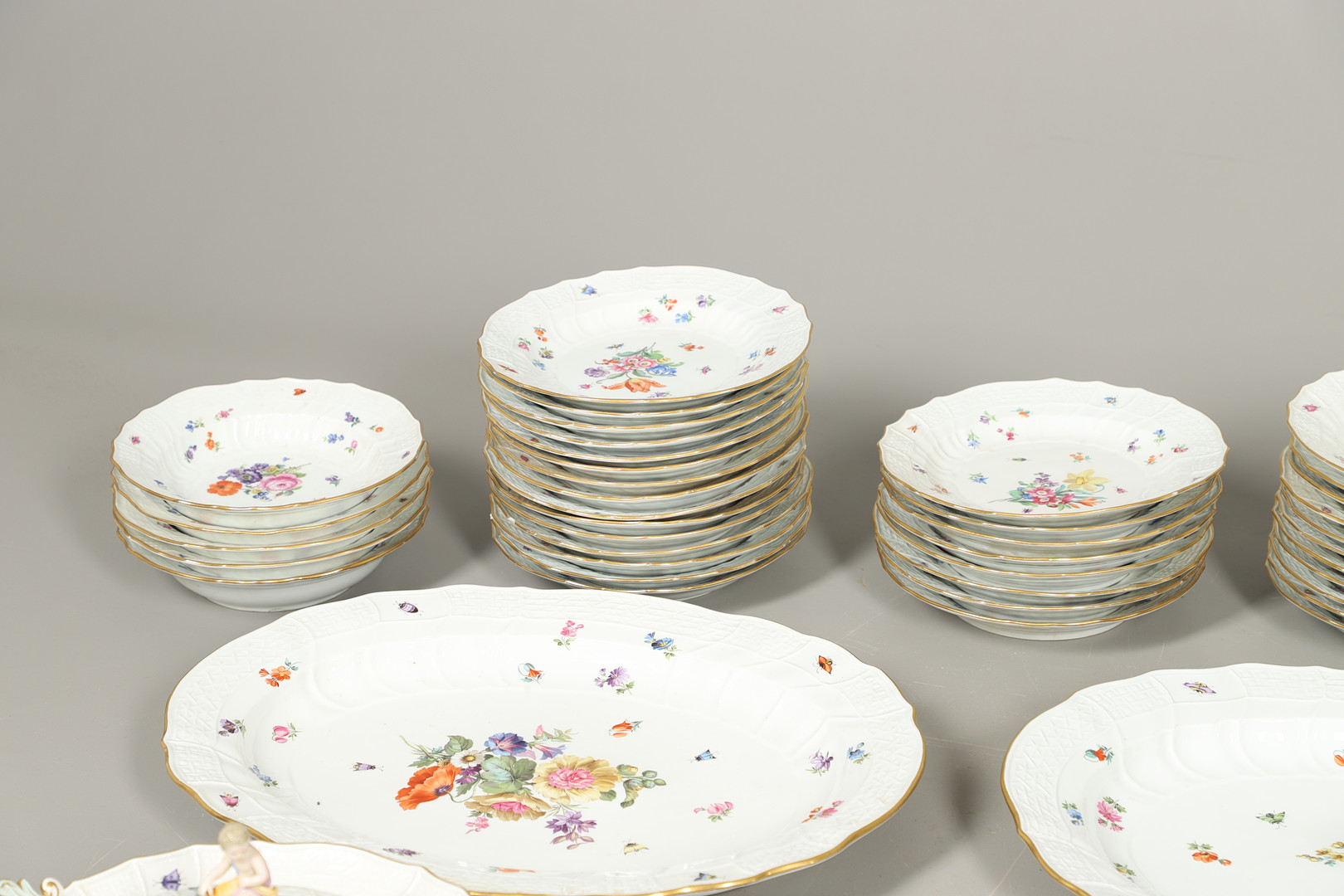 LARGE MEISSEN DINNER SERVICE. - Bild 3 aus 42