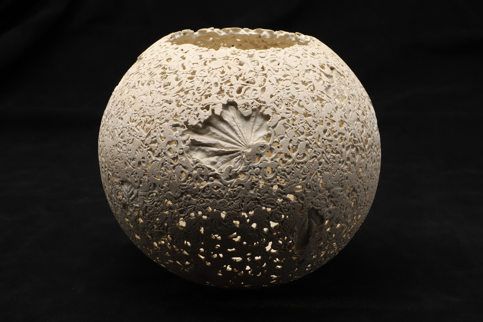 BARRY GUPPY (1937-2013) - LARGE STUDIO POTTERY BOWL. - Image 3 of 14