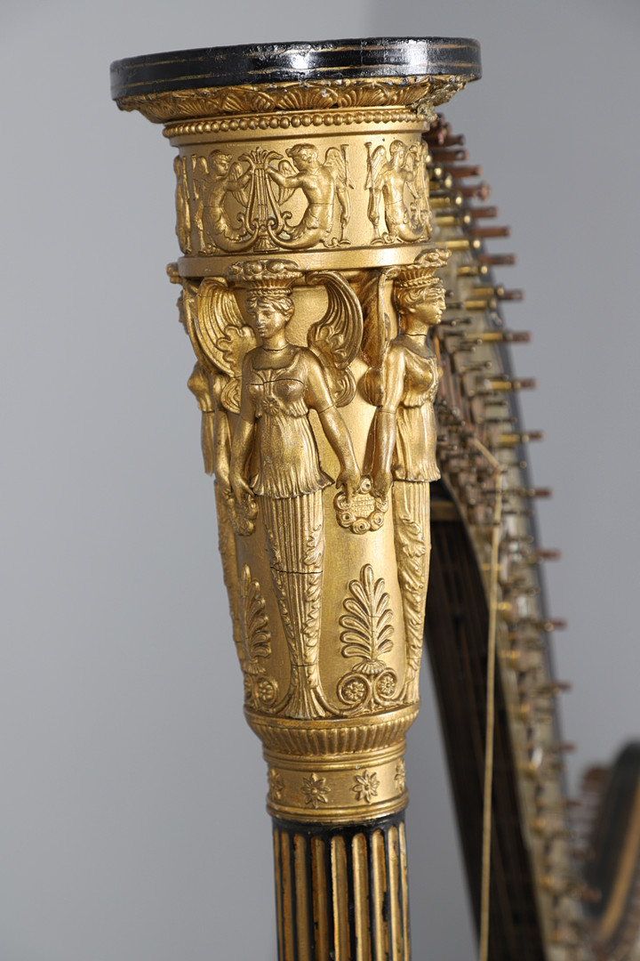 AN EBONISED AND GILTWOOD 'GRECIAN' HARP BY SEBASTIAN ERARDS. - Image 3 of 42