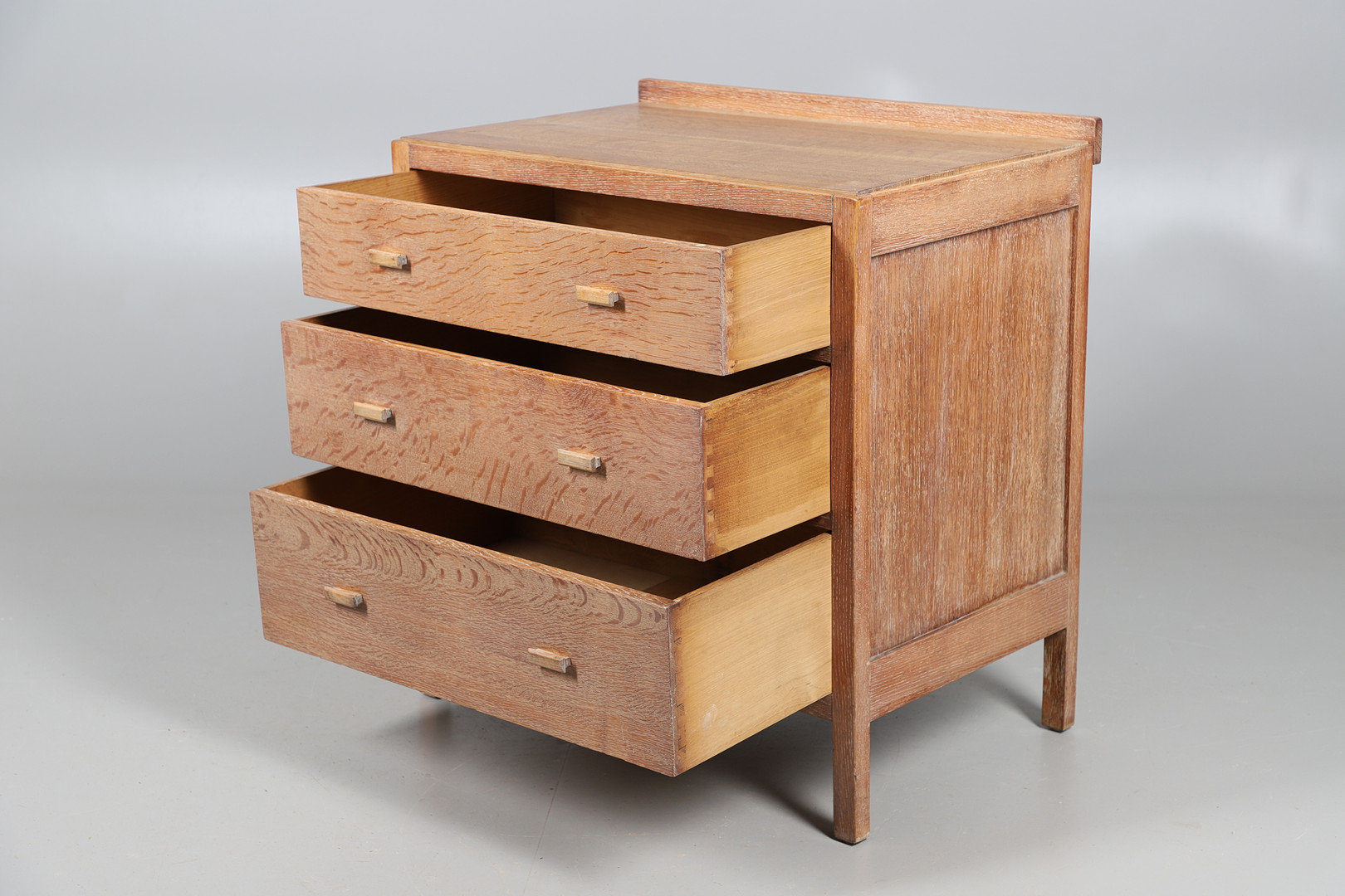 A HEALS & SON LIMED OAK CHEST OF DRAWERS. - Image 3 of 10