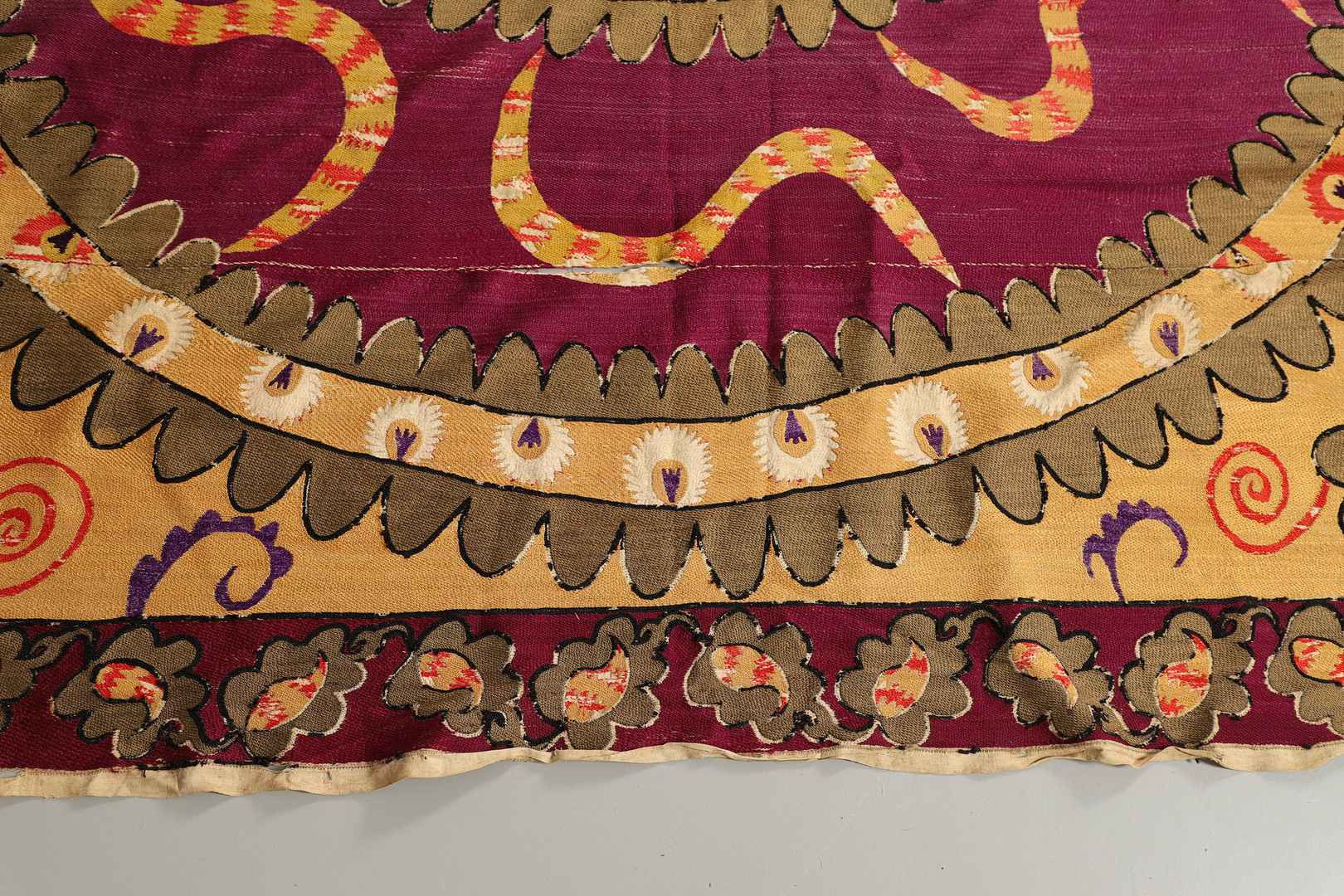 UZBEK/TAJIK SUZANI TEXTILE. - Image 11 of 26