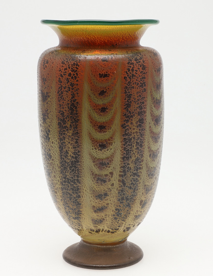 LOETZ STYLE GLASS VASE. - Image 3 of 10