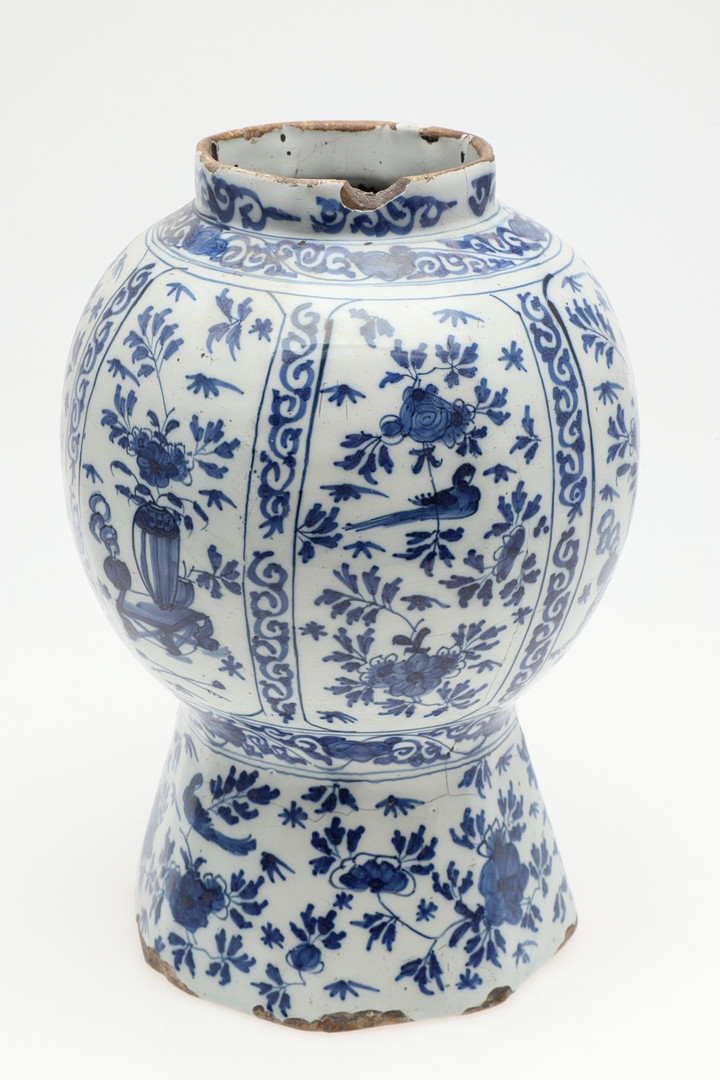 LARGE ANTIQUE BLUE & WHITE DELFT JAR. - Image 10 of 28