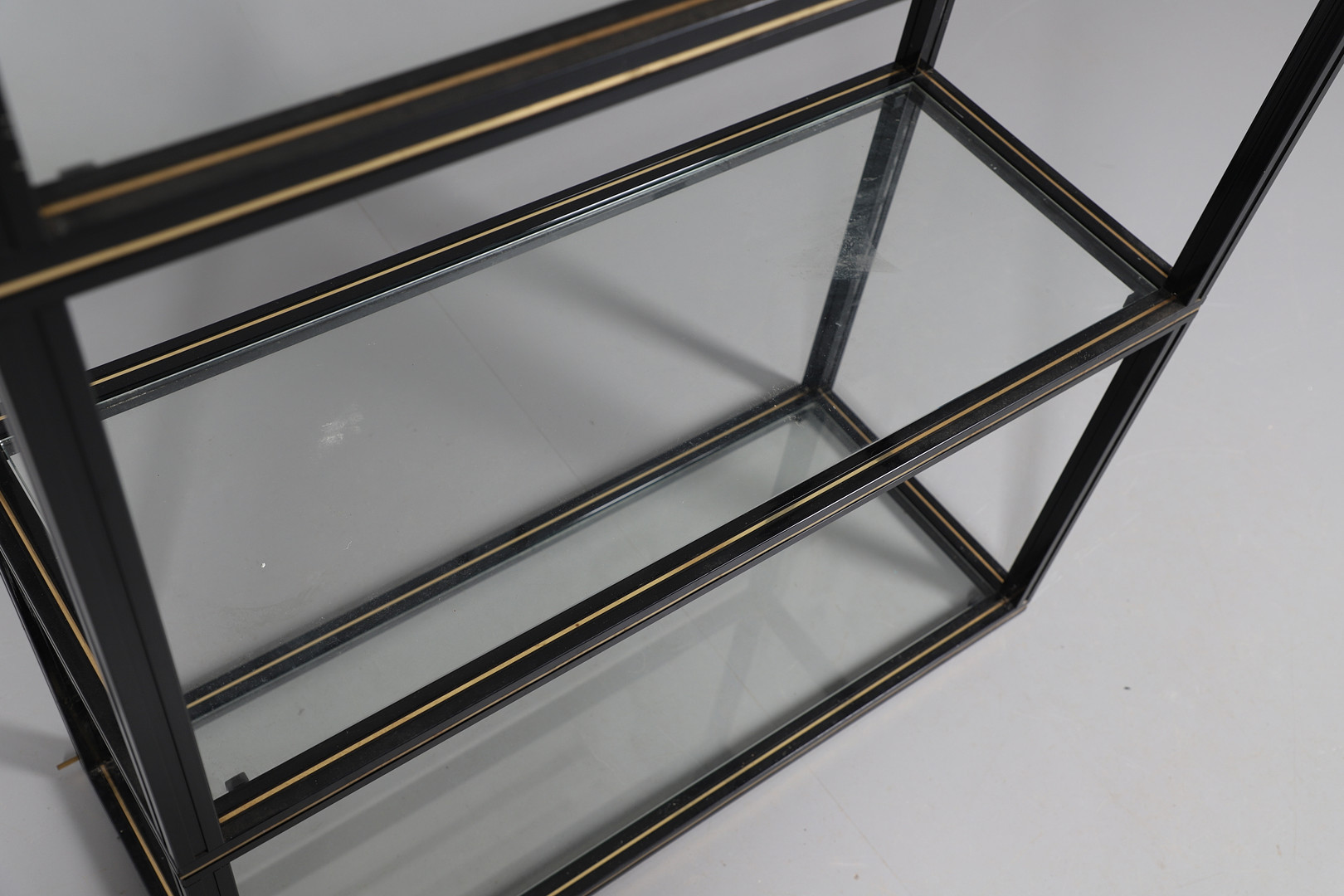 PIERRE VANDEL OF PARIS - 1980S FIVE-TIER DESIGNER SHELVING UNIT. - Image 6 of 8