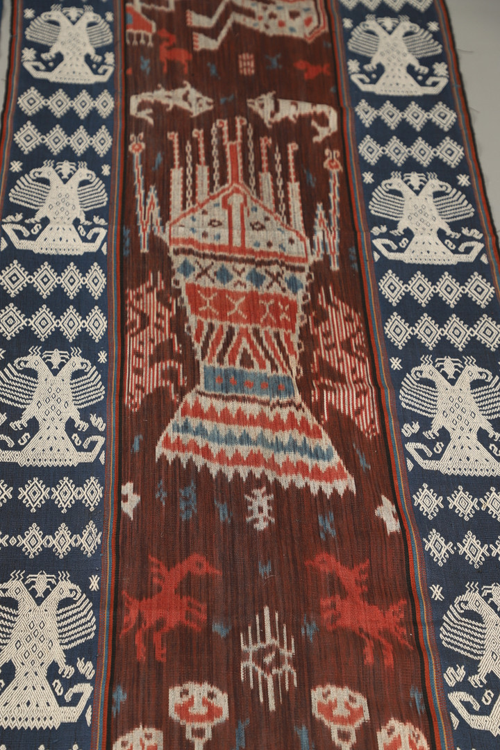 FIVE INDONESIAN SUMBA IKAT COTTON TEXTILE PANELS. - Image 18 of 19