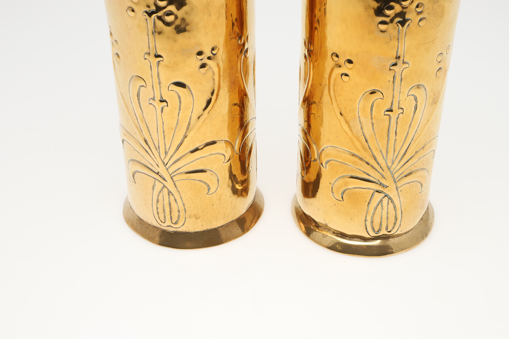 LARGE PAIR OF KESWICK ARTS & CRAFTS BRASS VASES. - Image 3 of 8