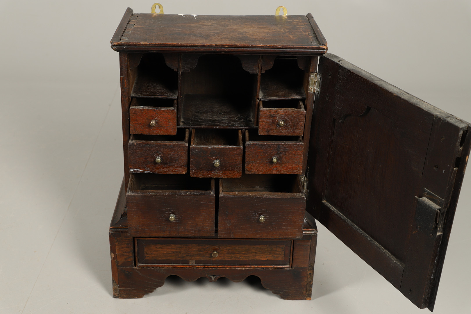 A 17TH CENTURY OAK SPICE CUPBOARD. - Image 5 of 11