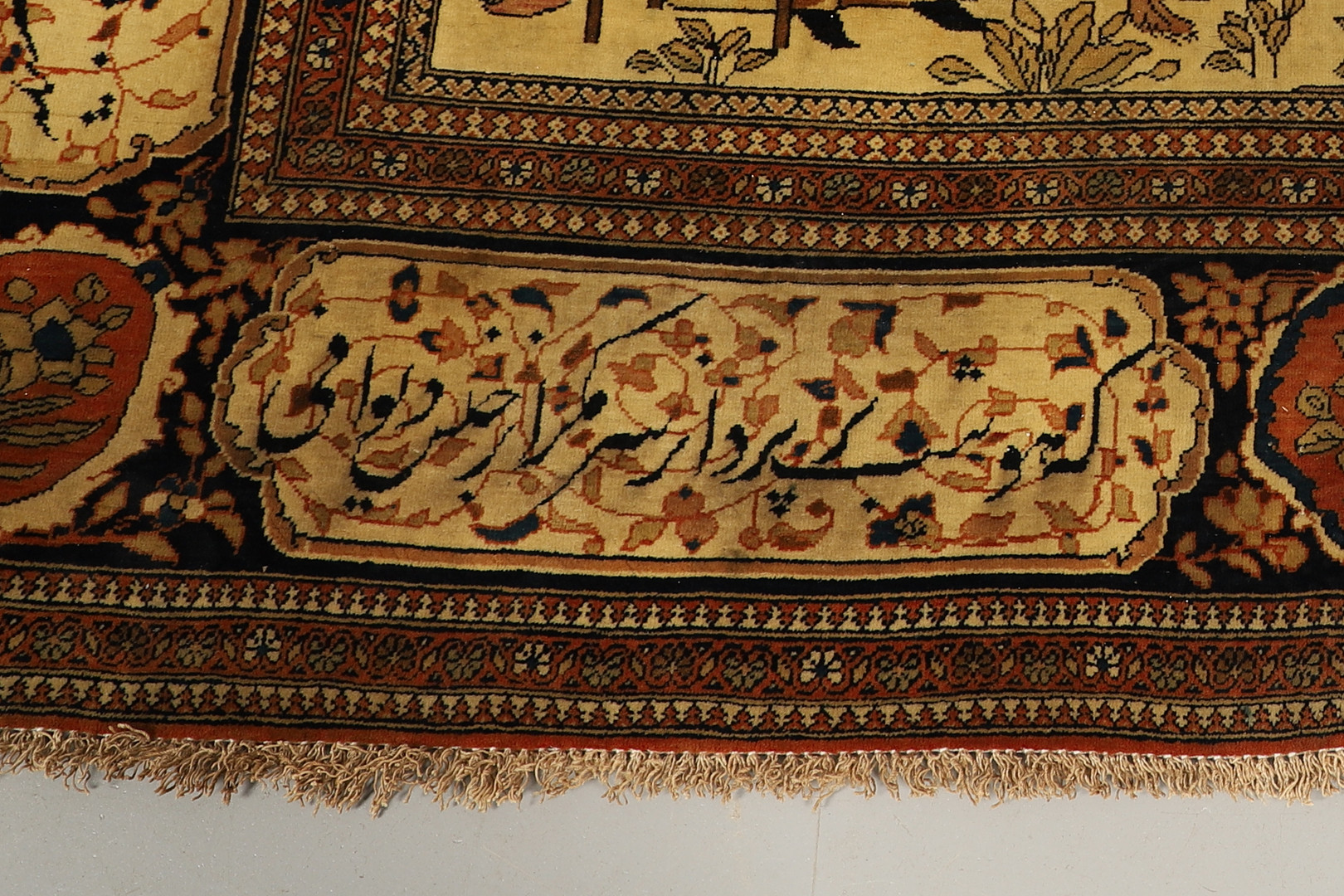 A FINE KASHAN RUG, CENTRAL PERSIA - Image 14 of 16