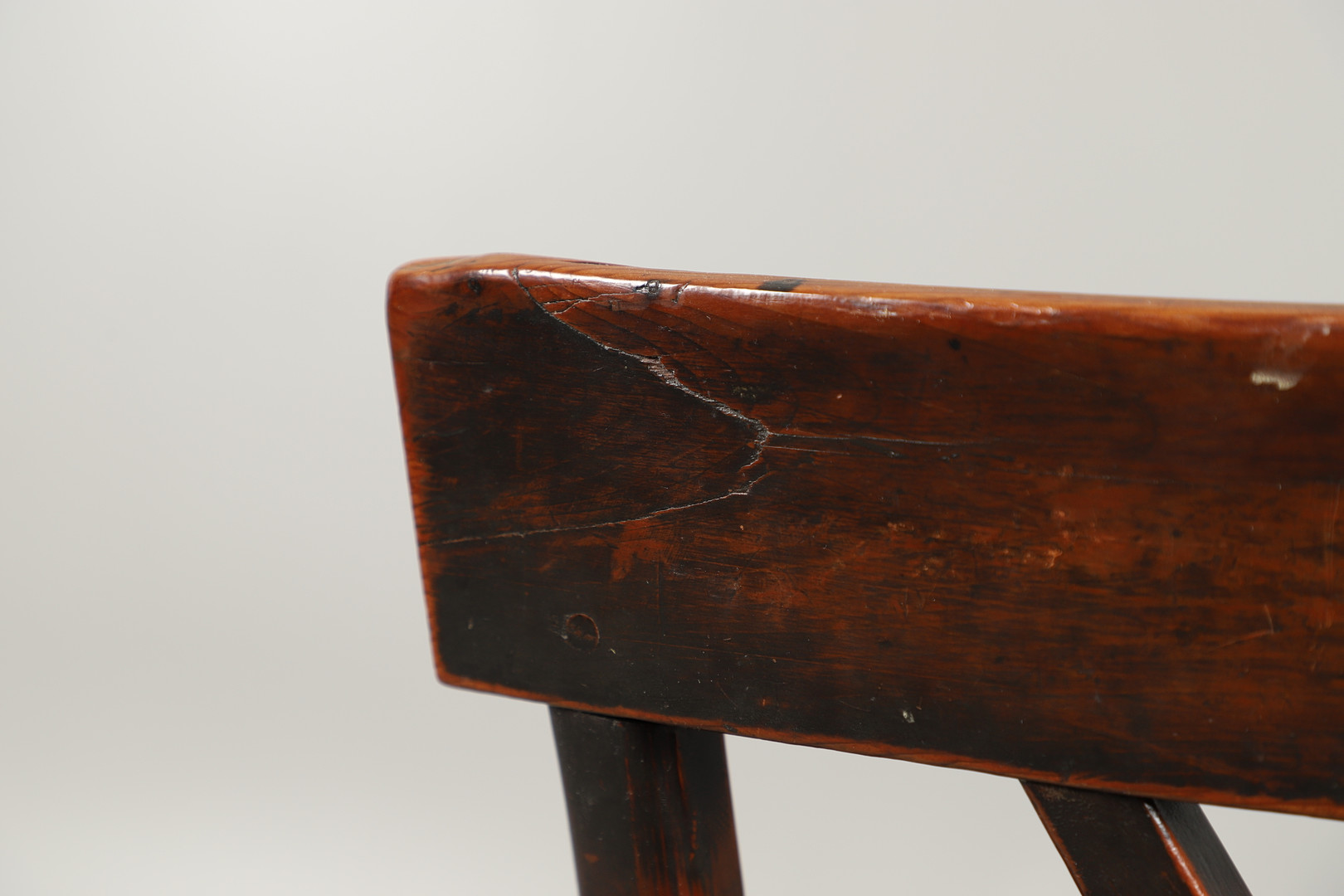 A YEW AND ELM WINDSOR ELBOW CHAIR. - Image 9 of 13