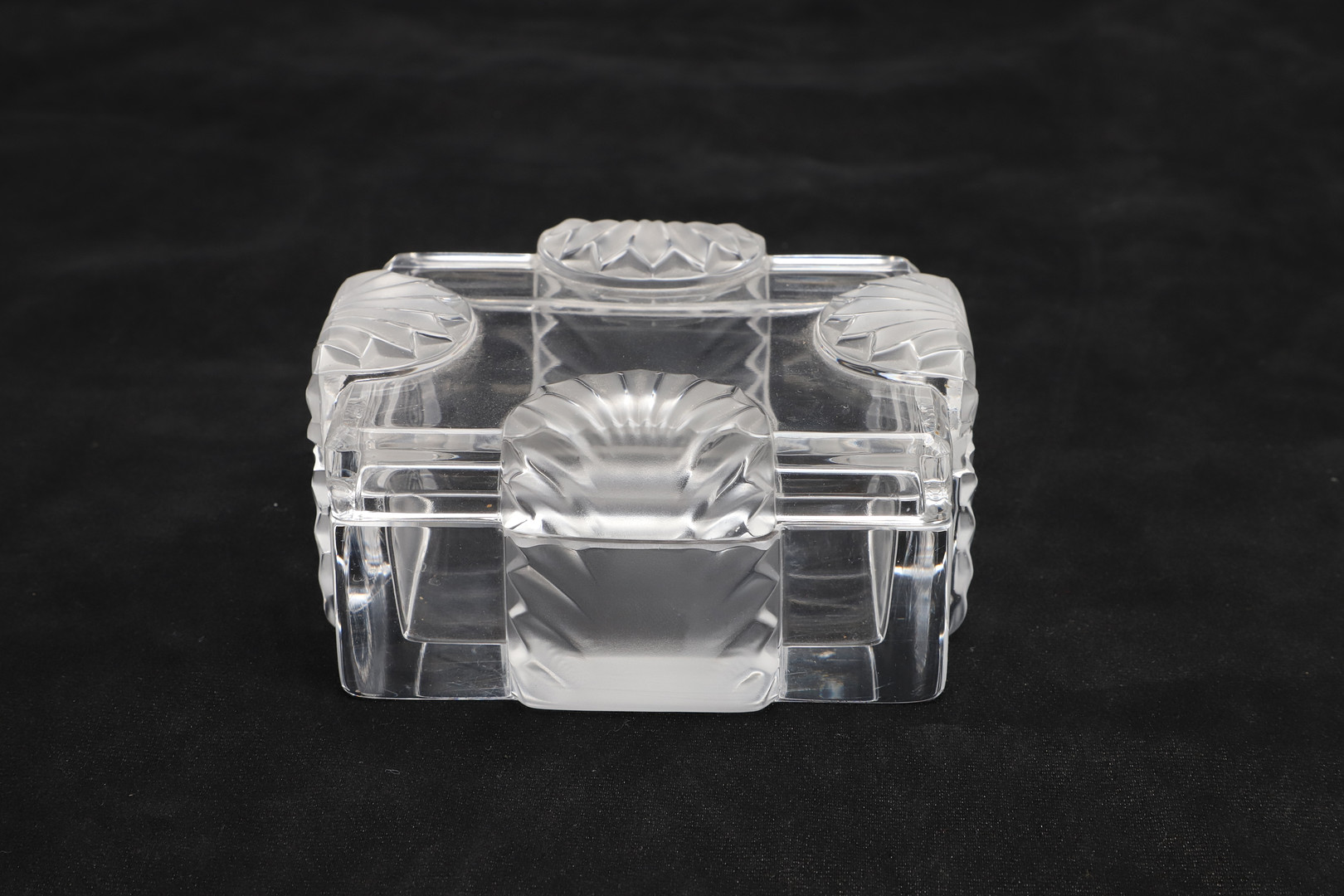 LALIQUE TABLE LIGHTER & DRESSING TABLE BOX. - Image 2 of 17
