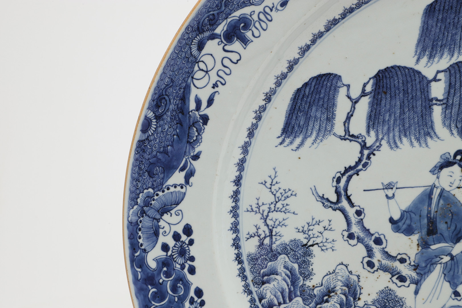 LARGE CHINESE PORCELAIN BLUE AND WHITE EXPORT CHARGER, QIANLONG. - Image 7 of 16