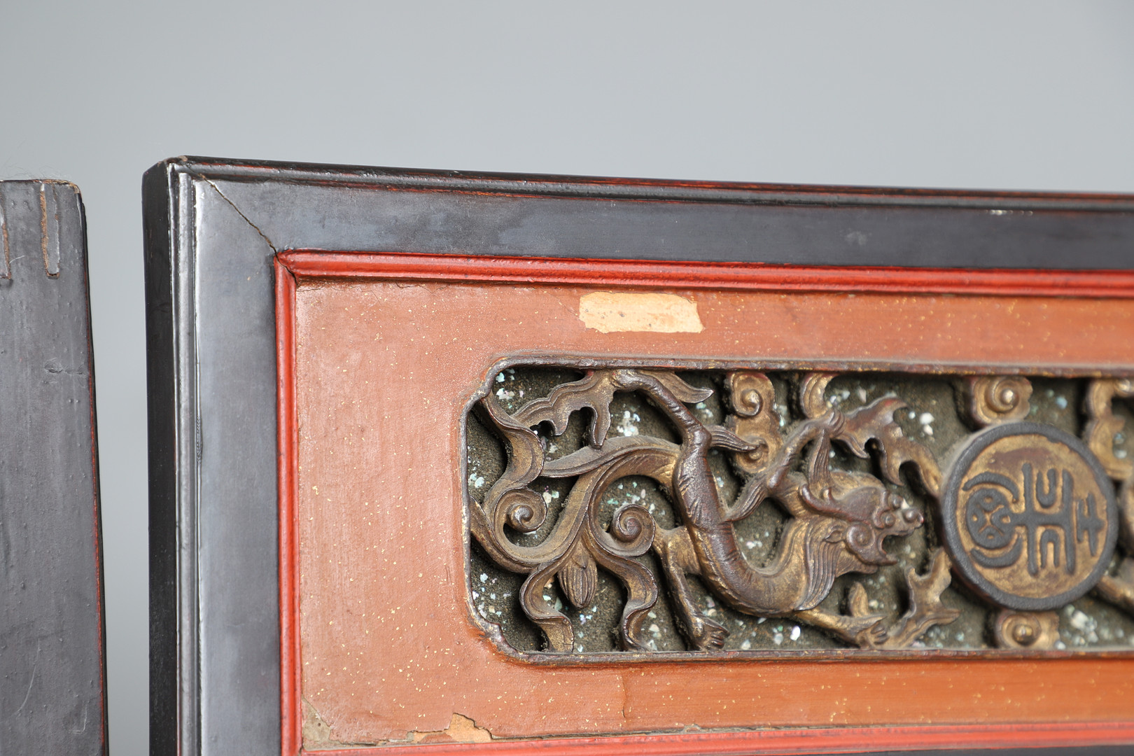 A CHINESE CARVED AND LACQUERED SIX FOLD SCREEN. - Image 20 of 24