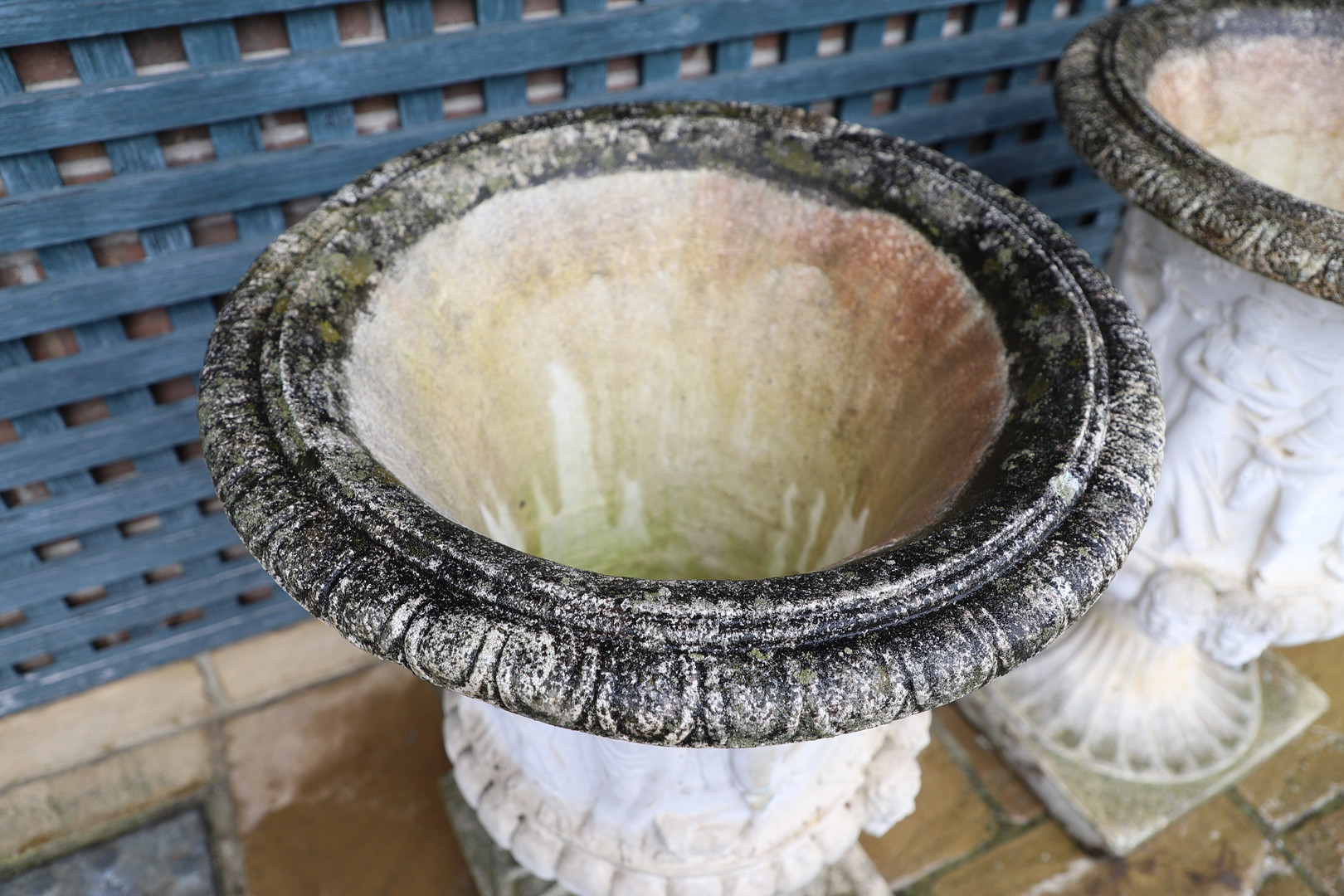 A PAIR OF PAINTED COMPOSITE MARBLE MEDICI STYLE URNS. - Image 5 of 13