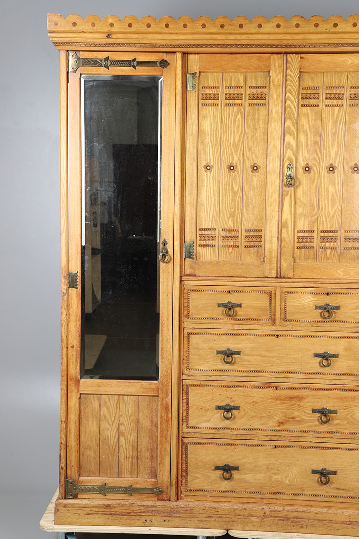 LARGE GOTHIC REVIVAL ARTS & CRAFTS WARDROBE. - Image 3 of 17