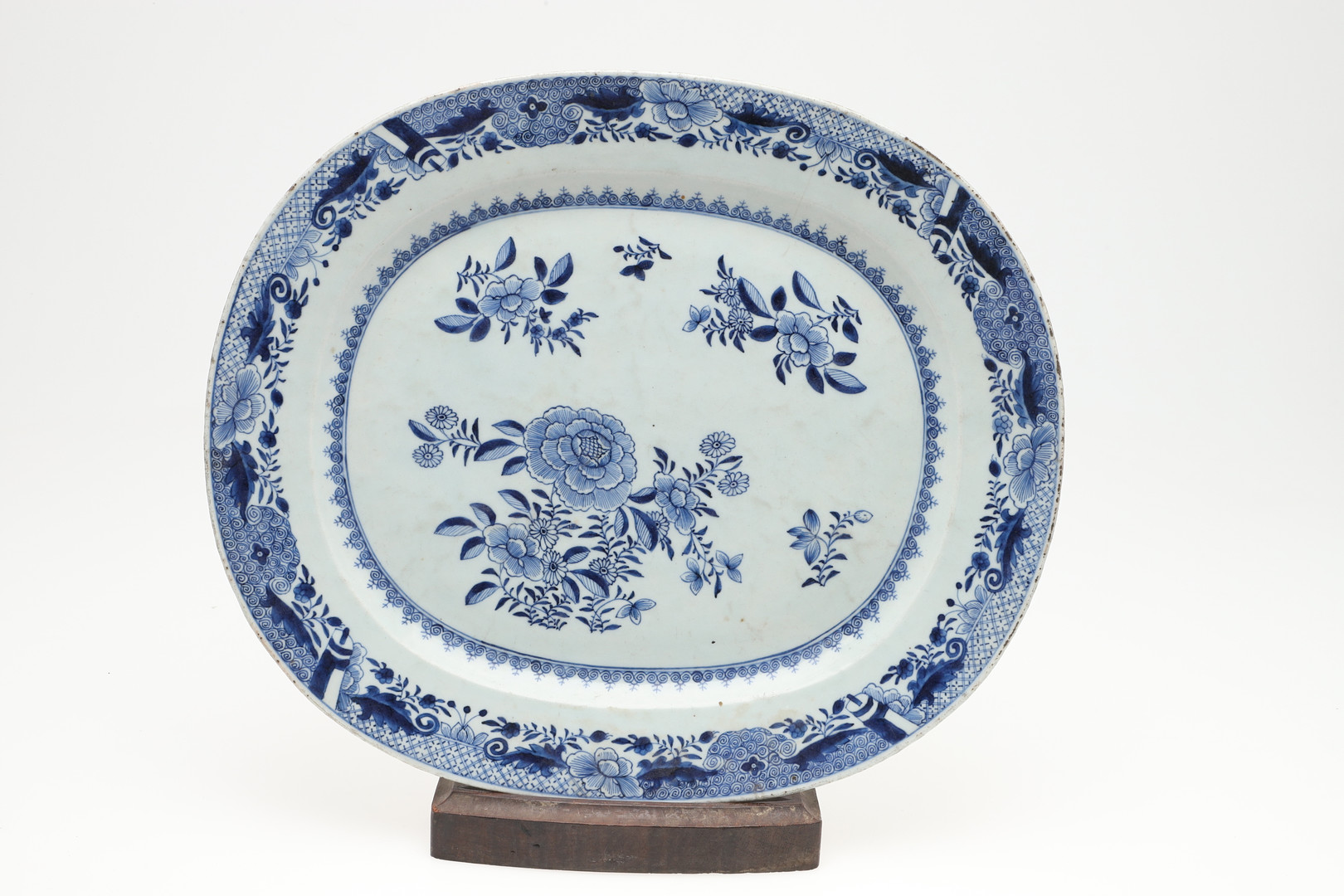 CHINESE BLUE & WHITE PLATTERS - QIANLONG. - Image 18 of 35