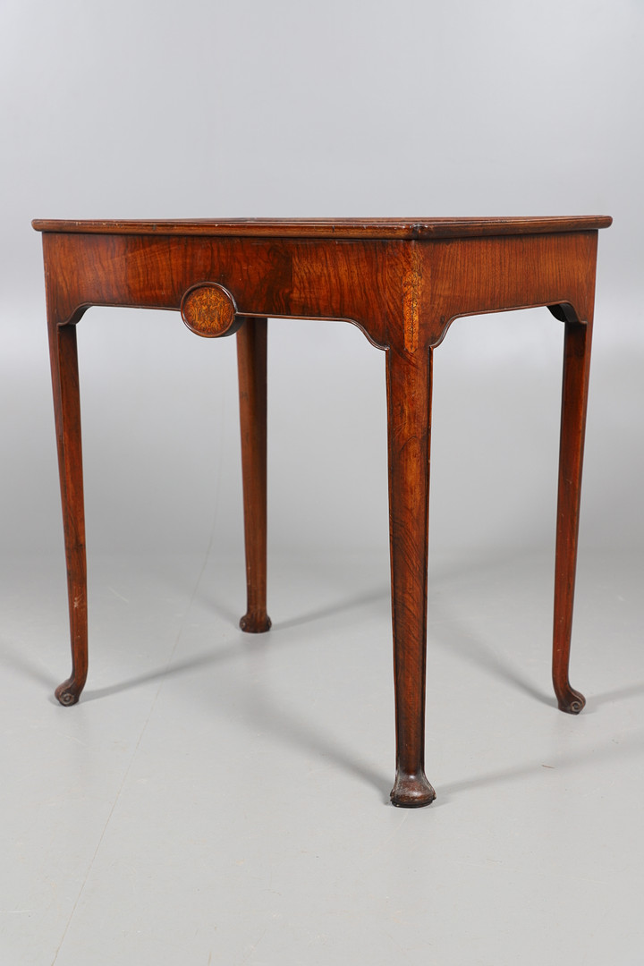 A WILLIAM AND MARY STYLE WALNUT SIDE TABLE. - Image 11 of 11