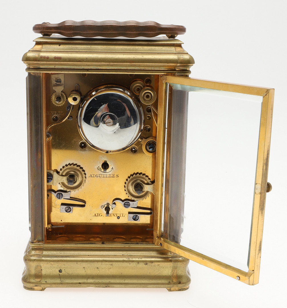 A FRENCH GRAND SONNERIE CARRIAGE ALARM CLOCK. - Image 6 of 8